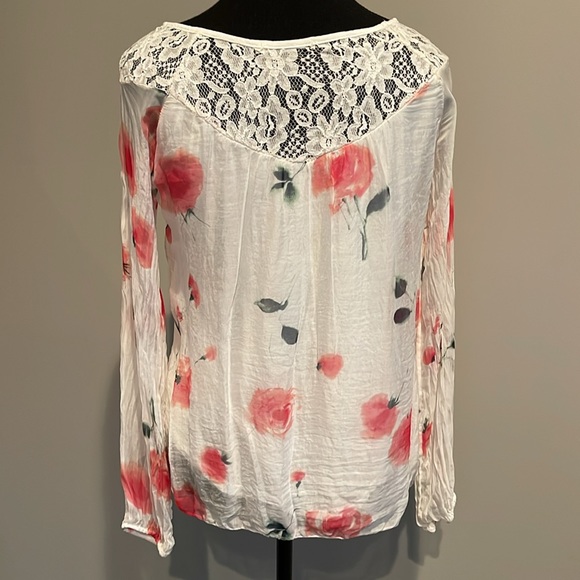 Floral Italian Silk Blouse. Size Small - Picture 6 of 11